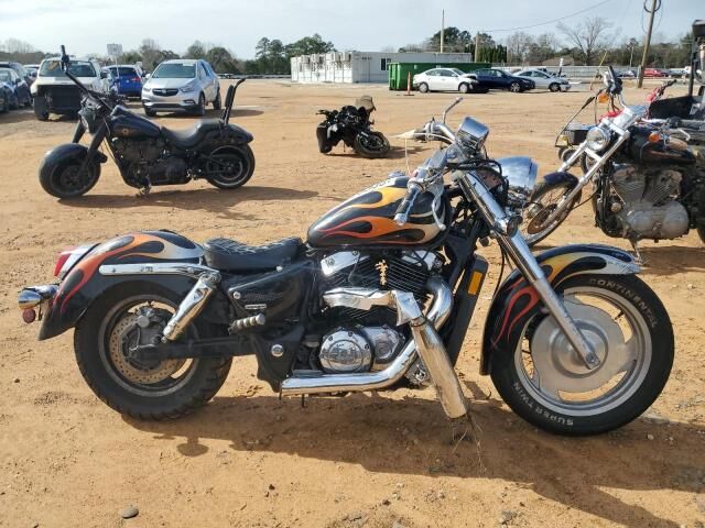 Honda VT1100C2 (SHADOW SABRE)