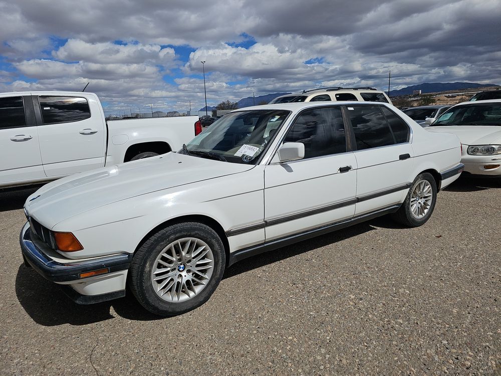 BMW 740i
