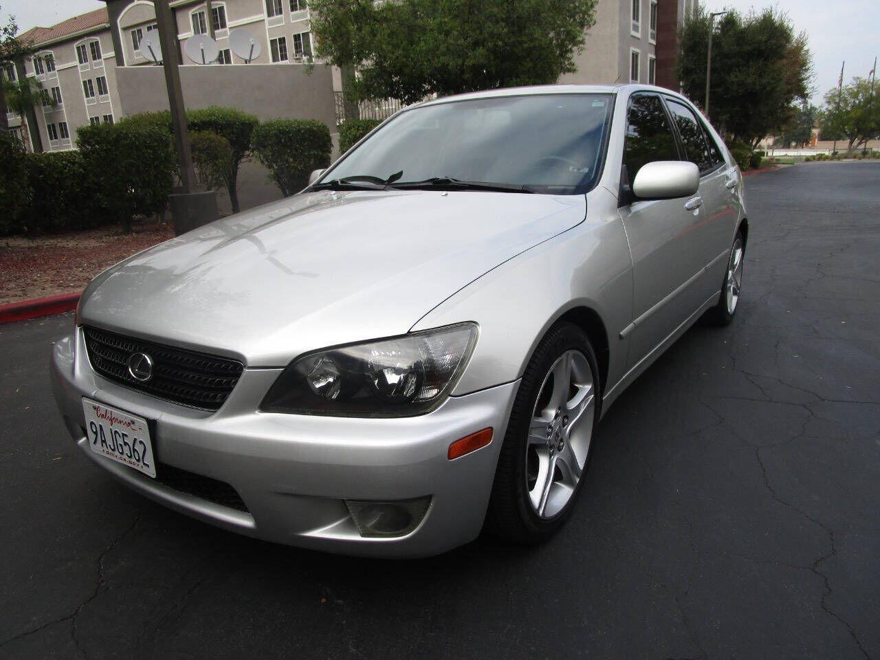 Lexus IS