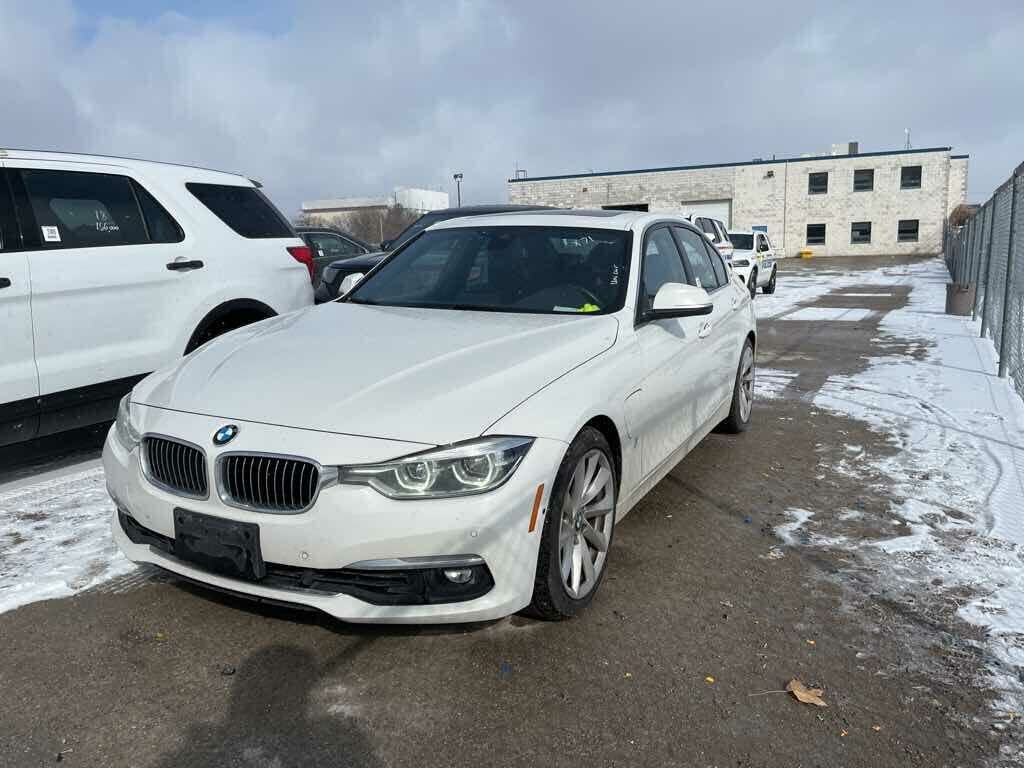 BMW 330e