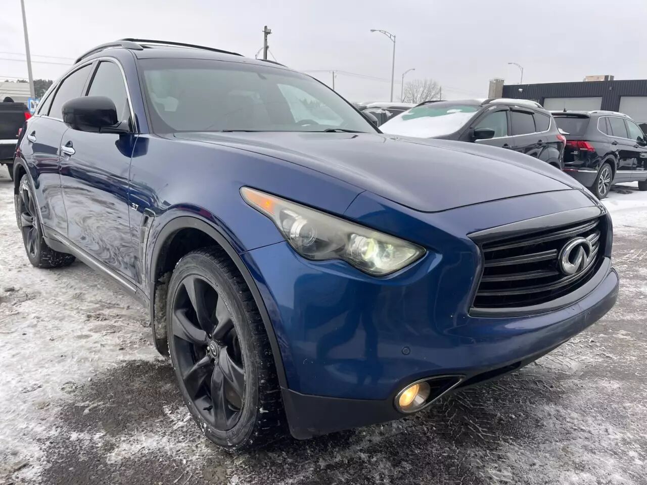 Infiniti QX70