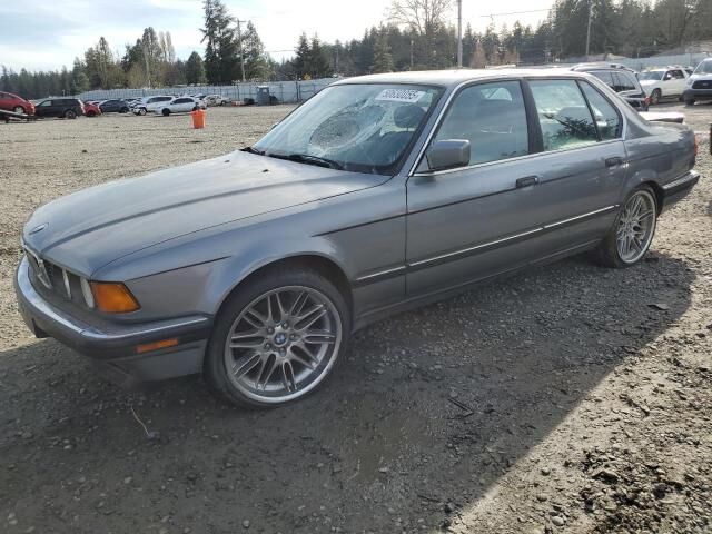 BMW 740i