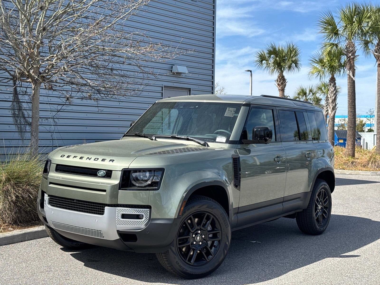 2025 LAND ROVER Defender