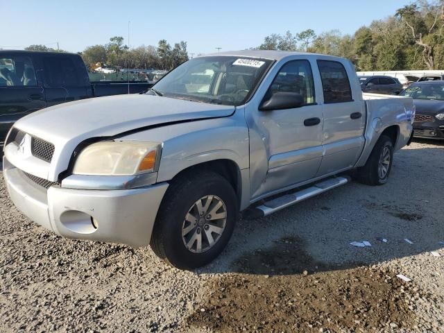 Mitsubishi Raider