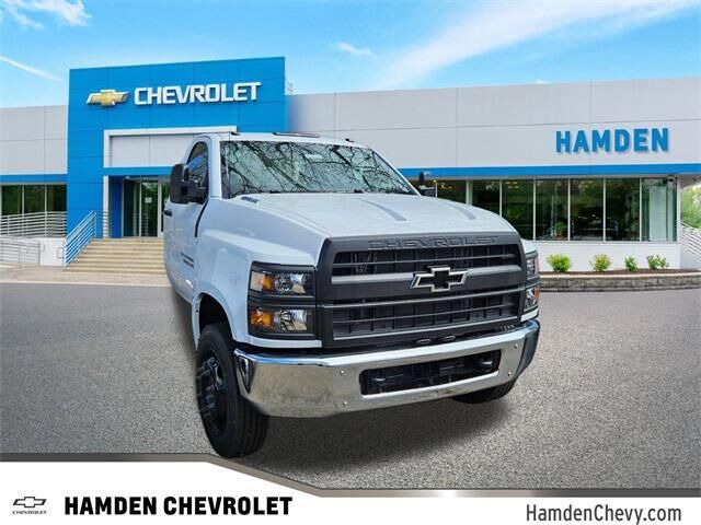 2024 GMC Silverado Medium Duty