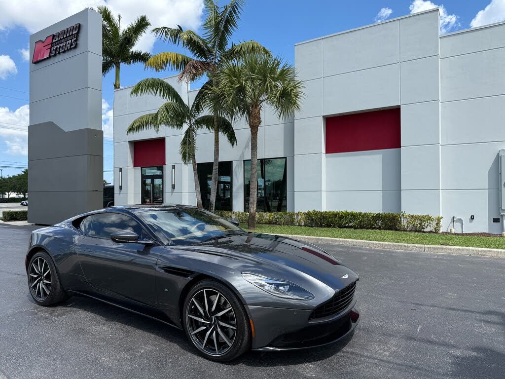 Aston Martin DB11