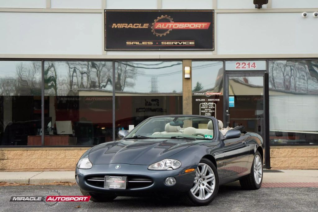 Jaguar XK8