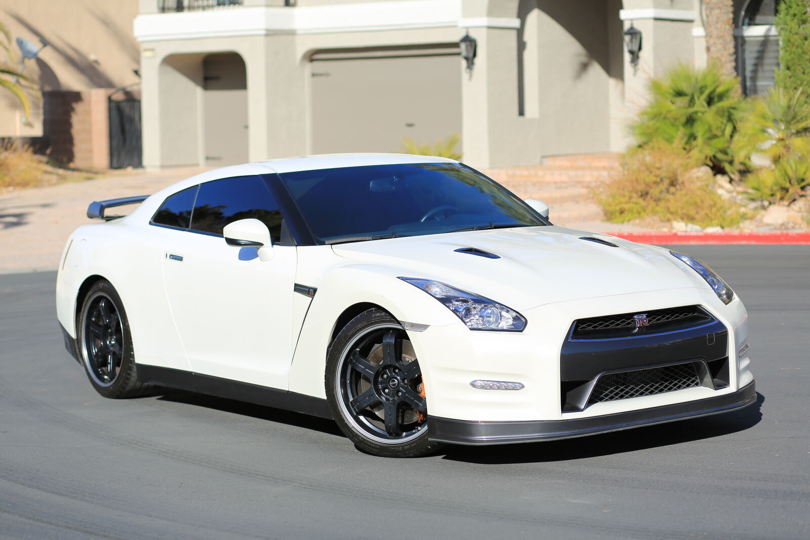 Nissan GT-R
