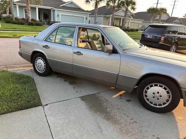 Mercedes-Benz 300