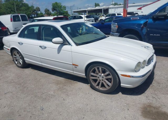 Jaguar XJR