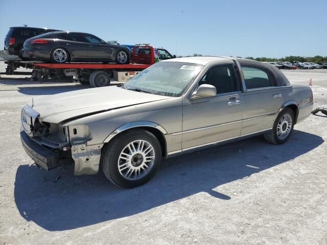 Lincoln Town Car