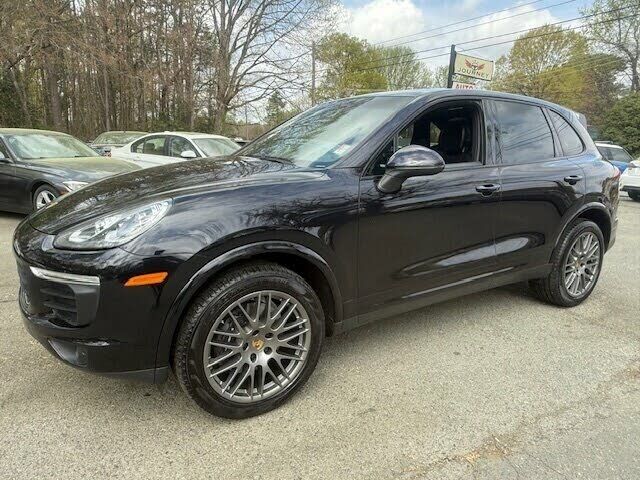 2017 PORSCHE Cayenne