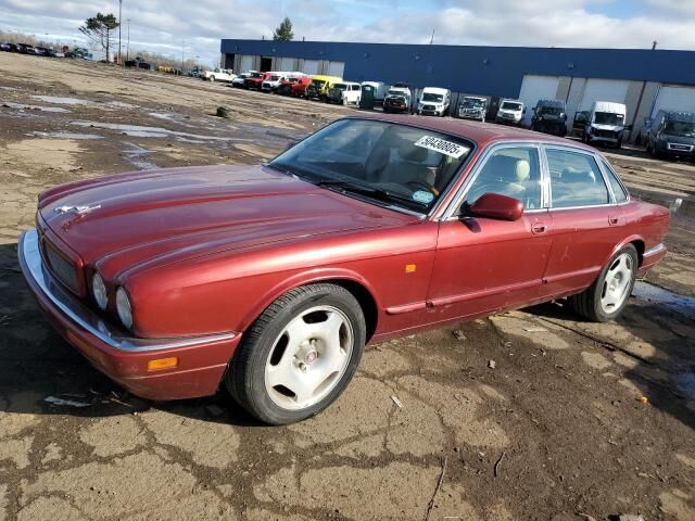 Jaguar XJR