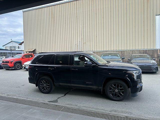 2024 TOYOTA Sequoia