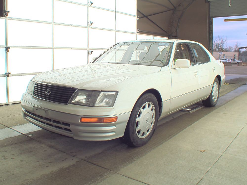 Lexus LS