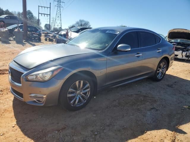 2016 INFINITI Q70 - License Plate