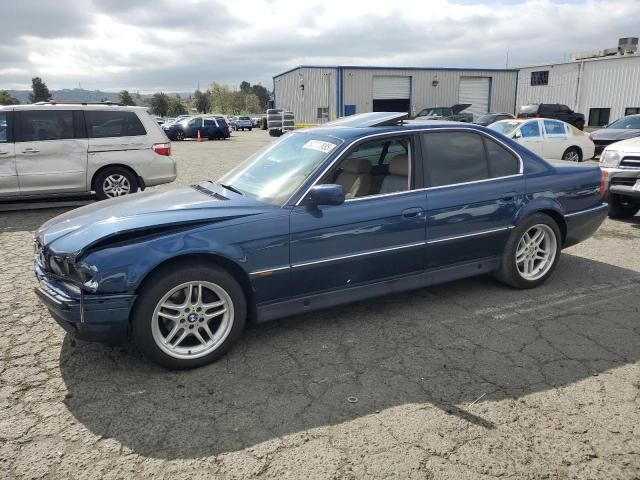BMW 740i