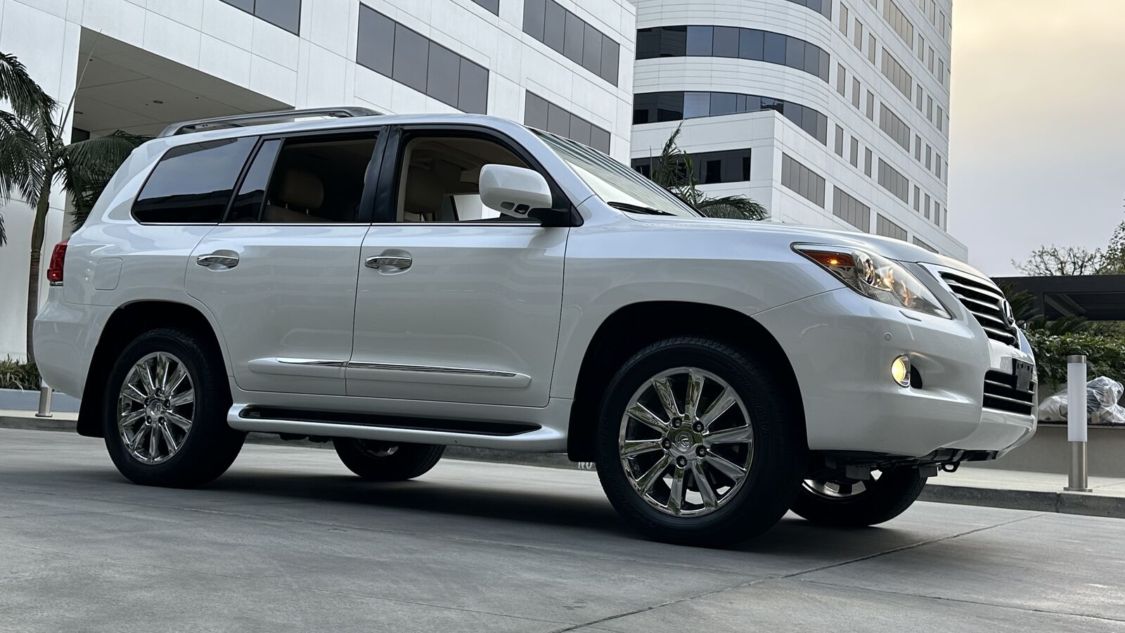 Lexus LX