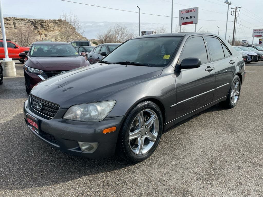 Lexus IS