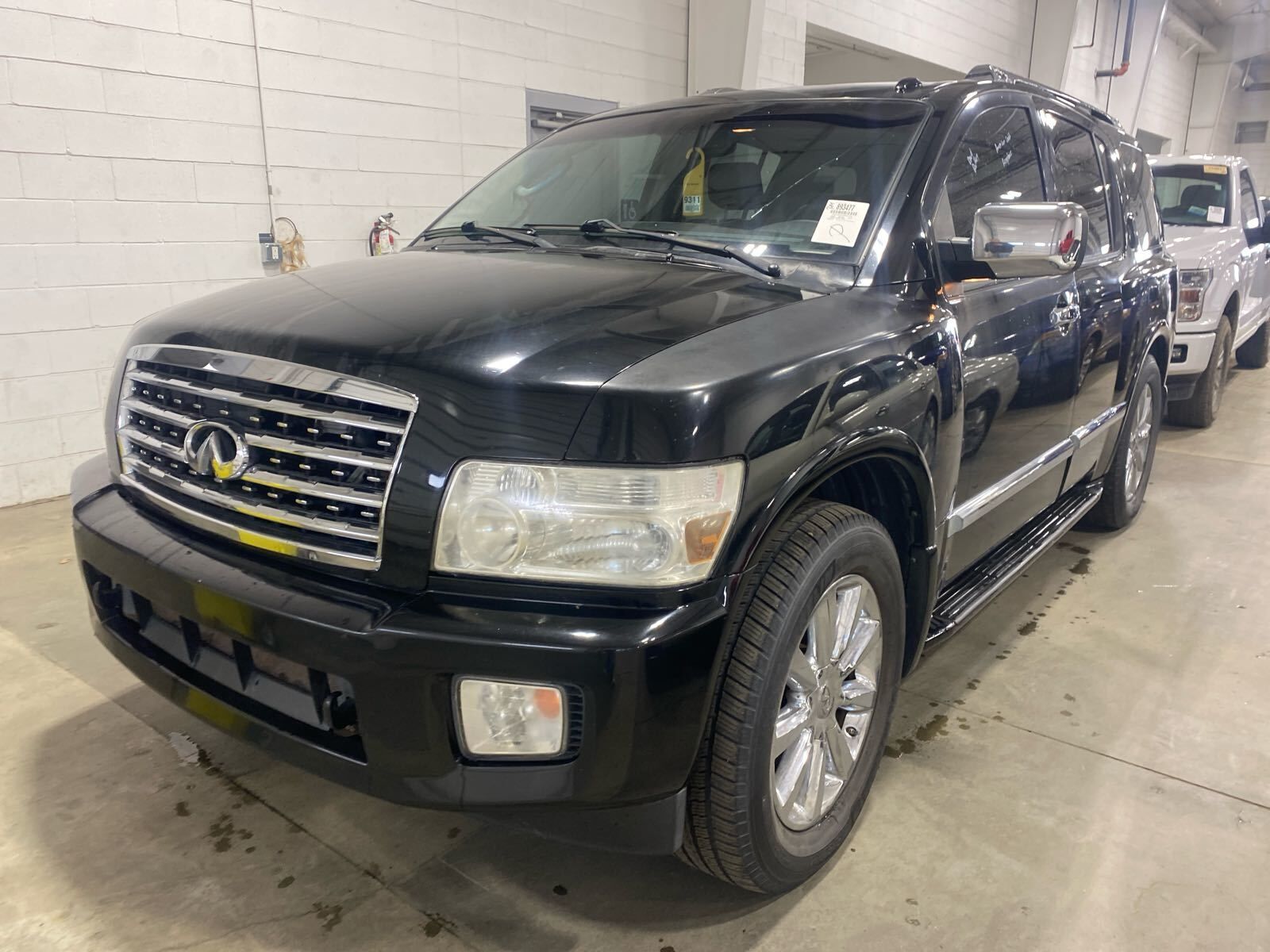 Infiniti QX56