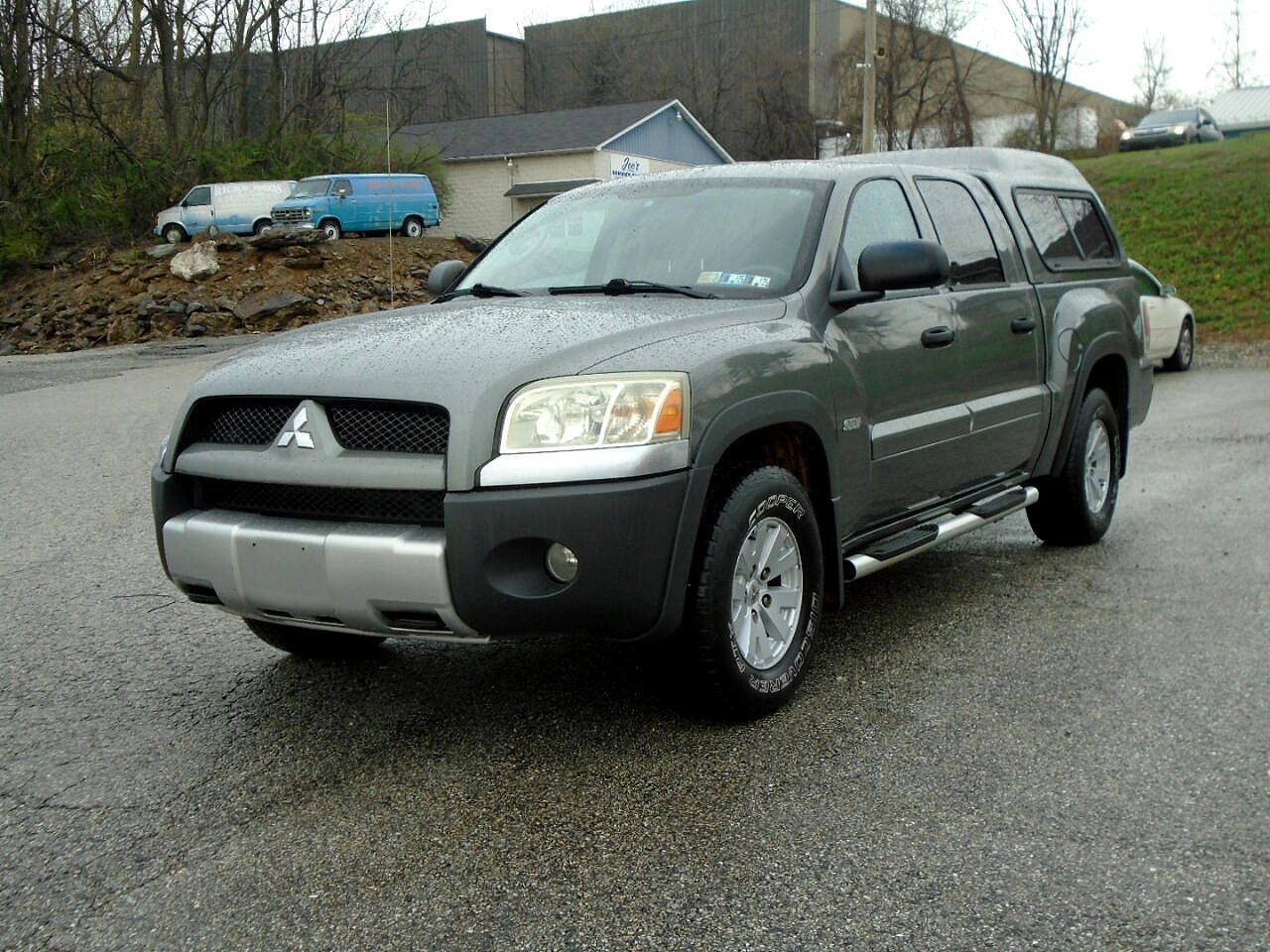Mitsubishi Raider