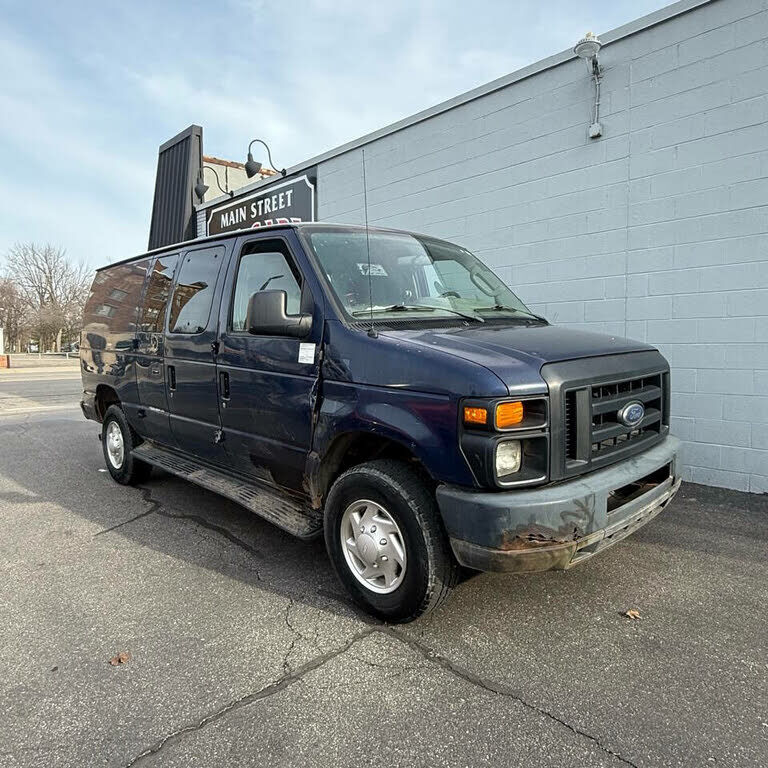 2011 FORD E-350
