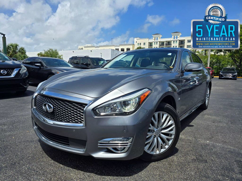 Infiniti Q70L