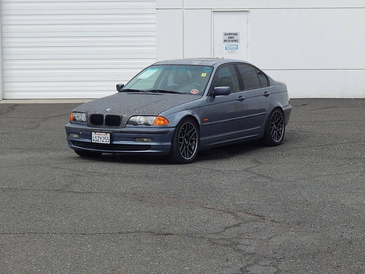 BMW 323i