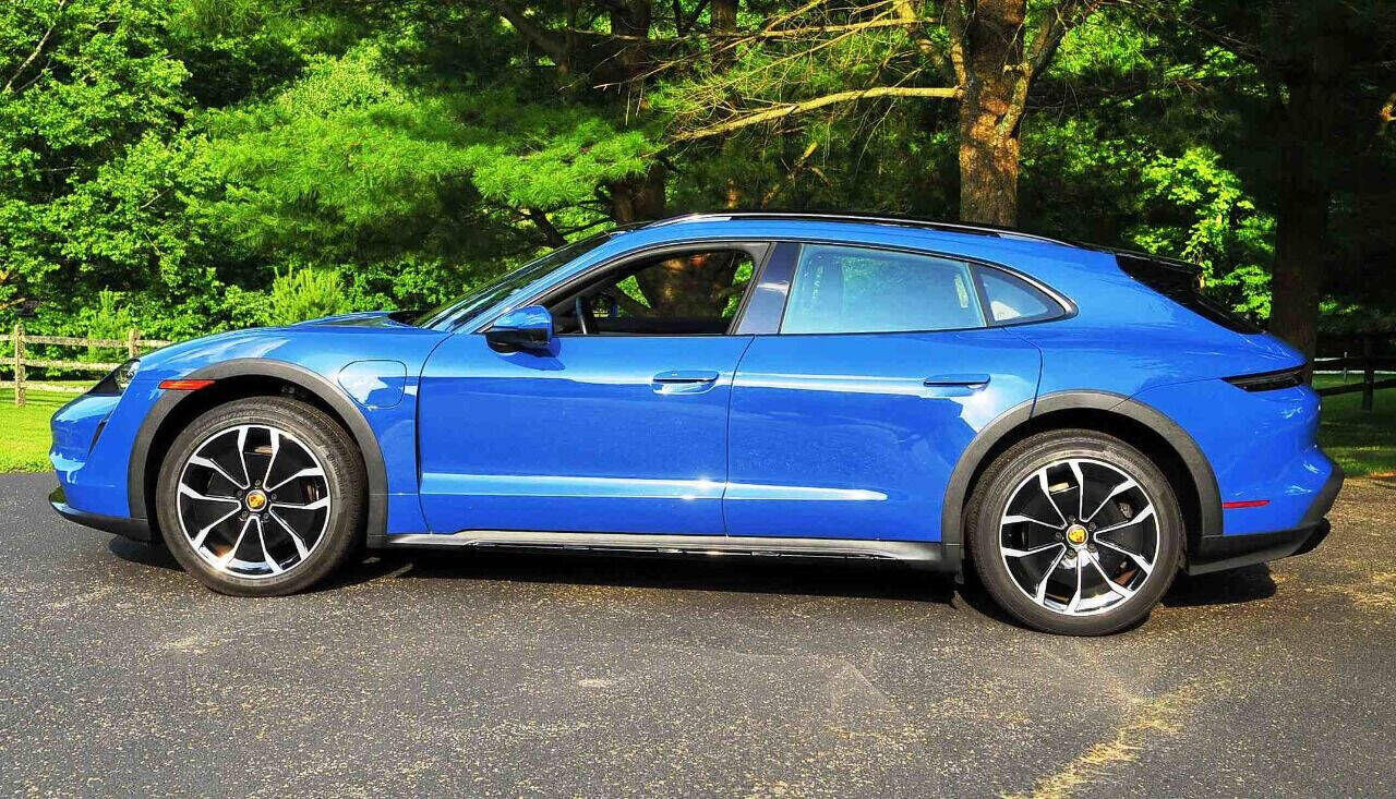2022 PORSCHE Taycan