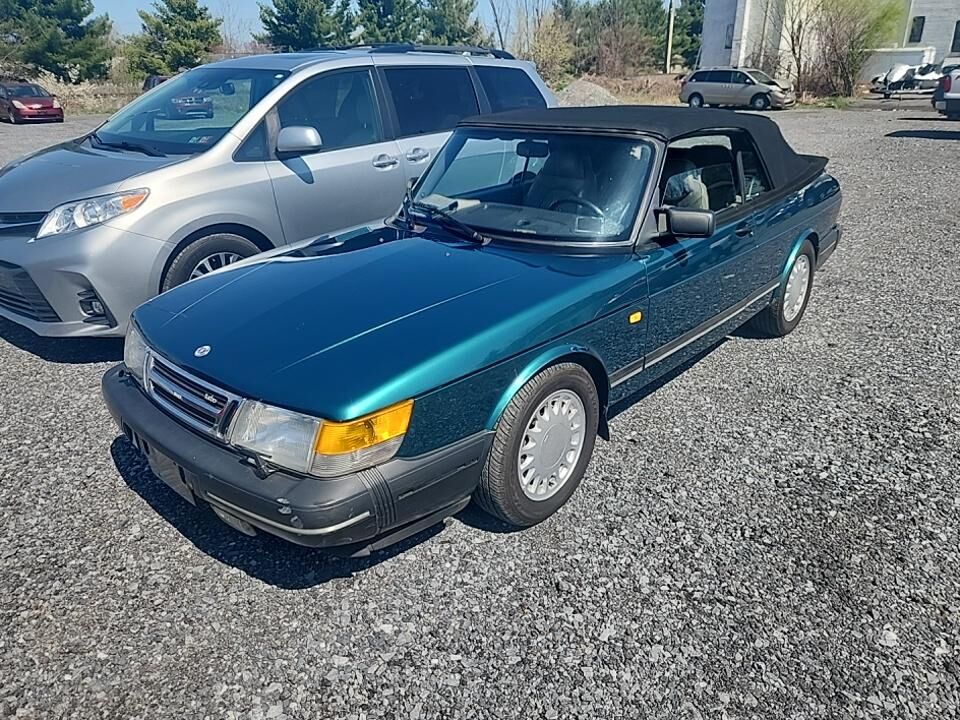 Saab 900