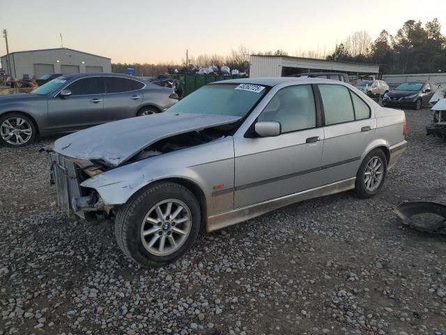 BMW 328i