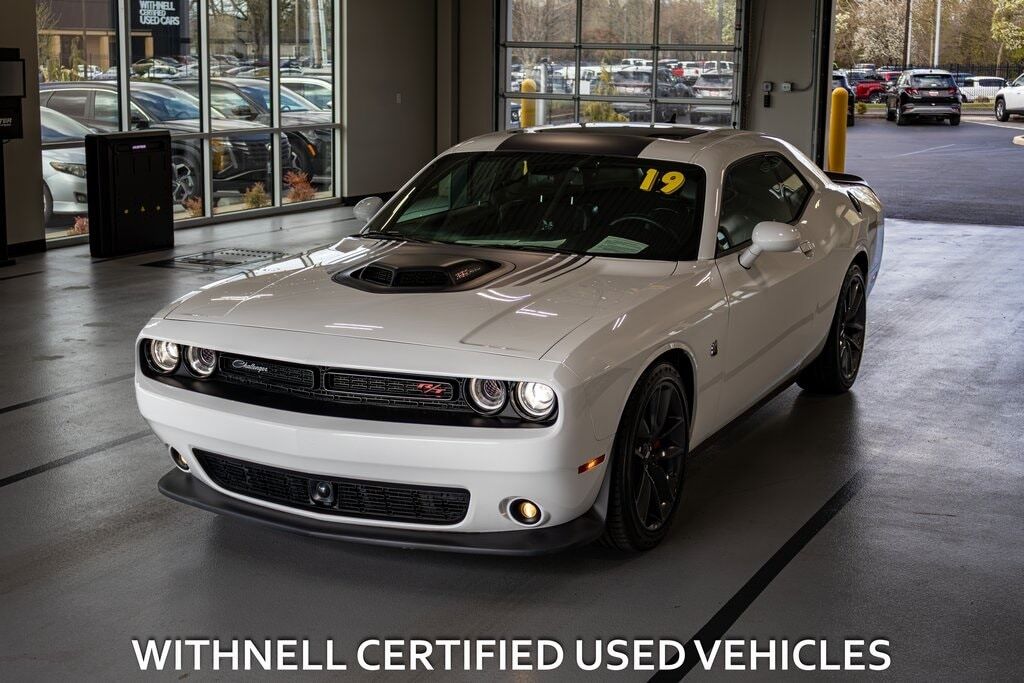 2019 DODGE Challenger