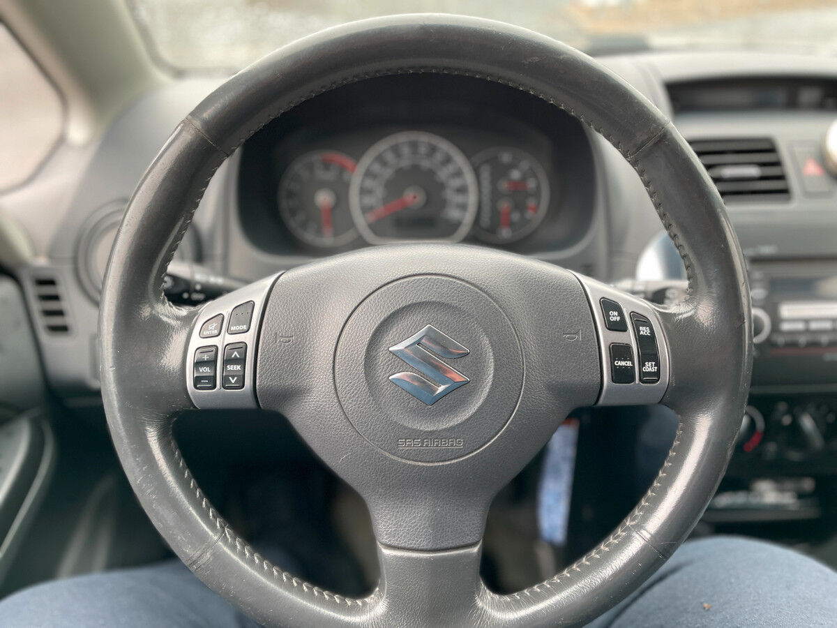 SUZUKI