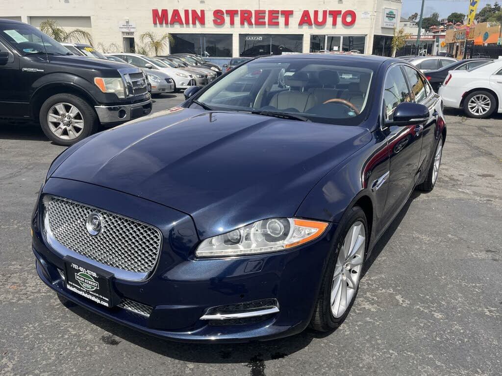 Jaguar XJ