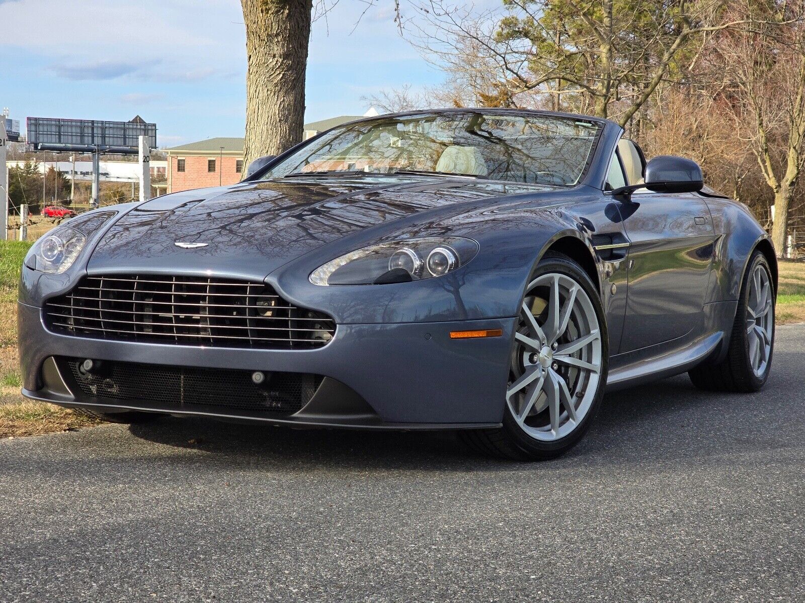 Aston Martin V8 Vantage