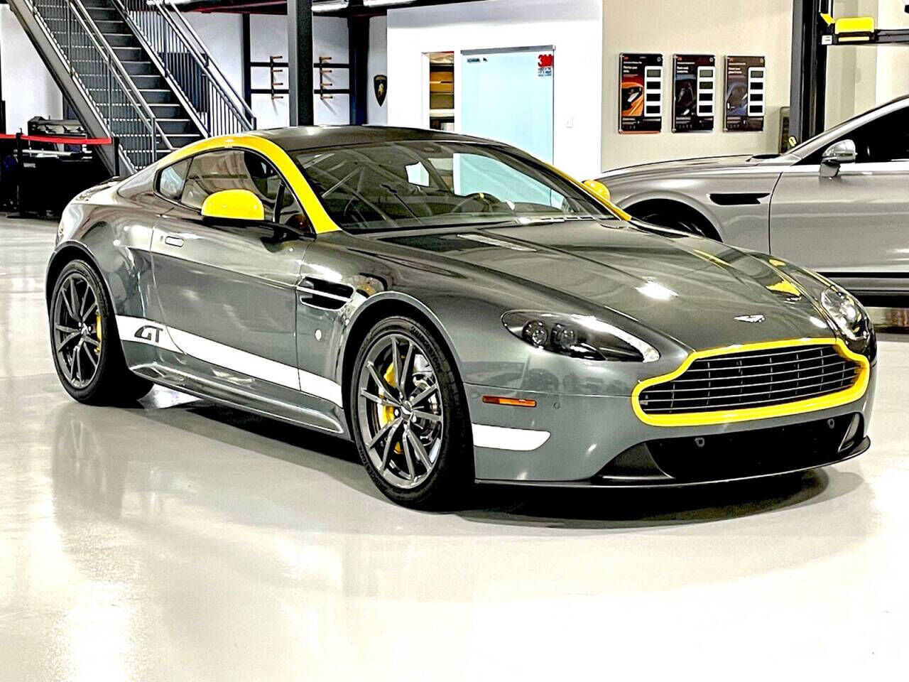 2016 ASTON MARTIN V8 Vantage