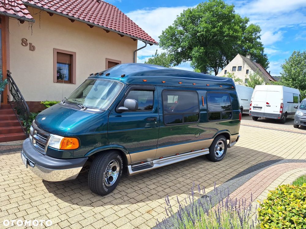 Dodge Ram Van