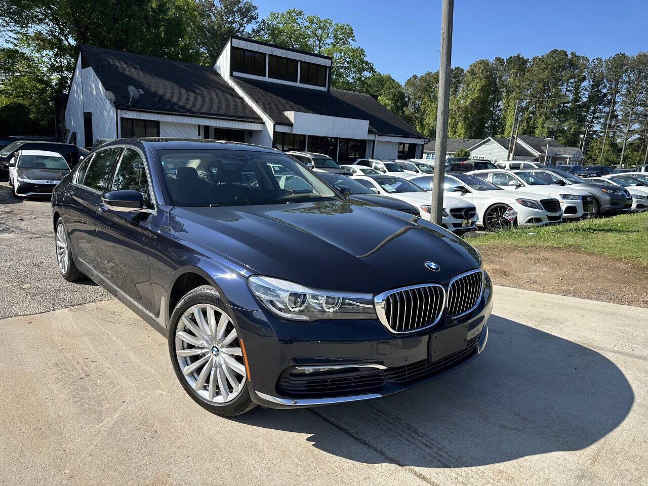 BMW 740i