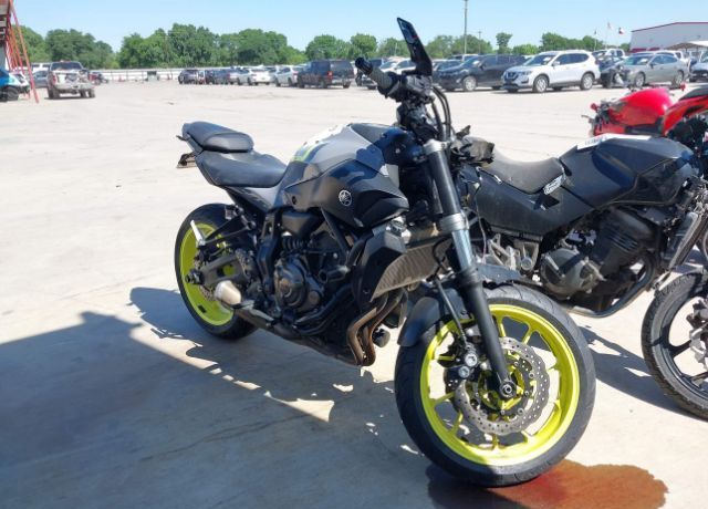 YAMAHA