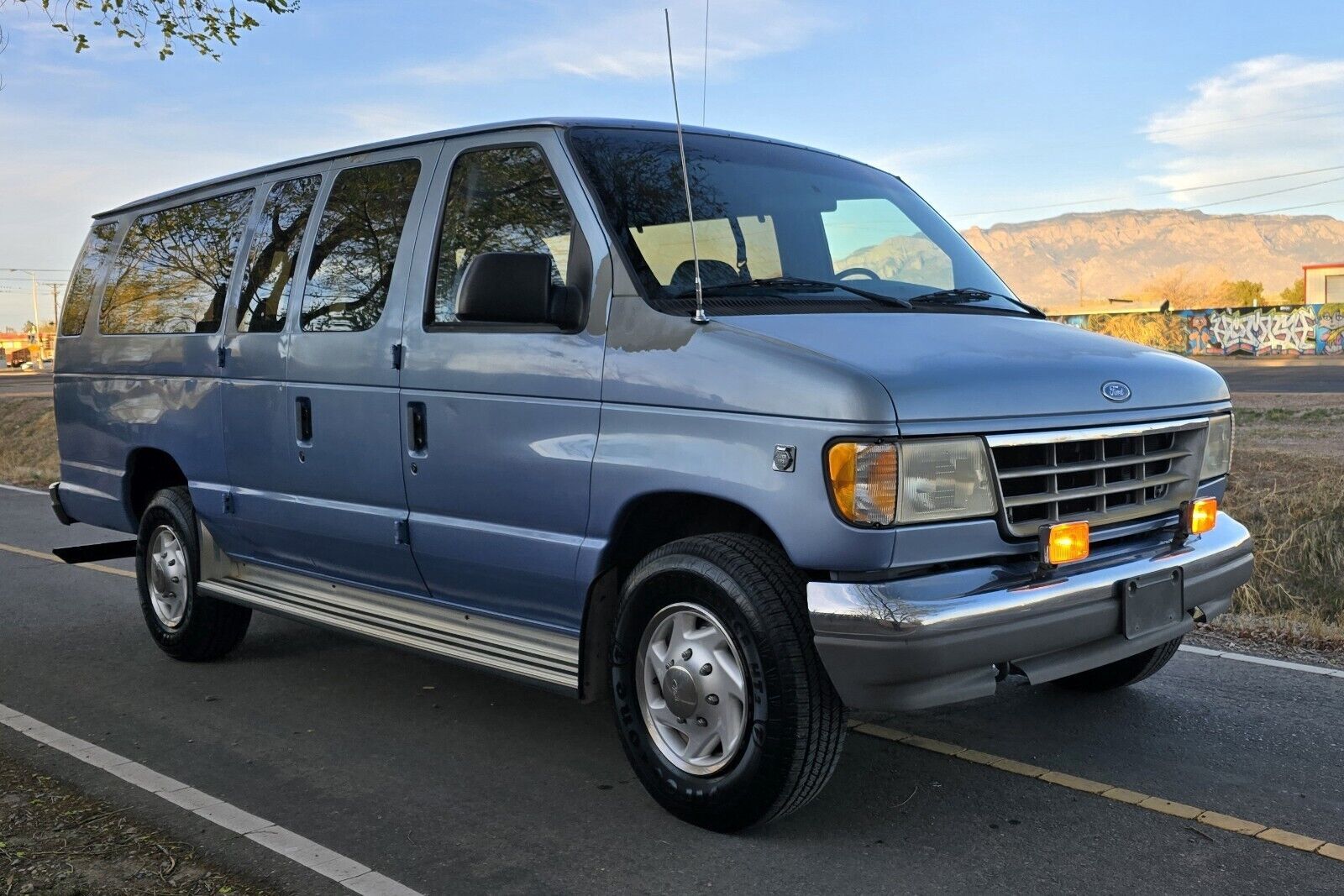 Ford E-350