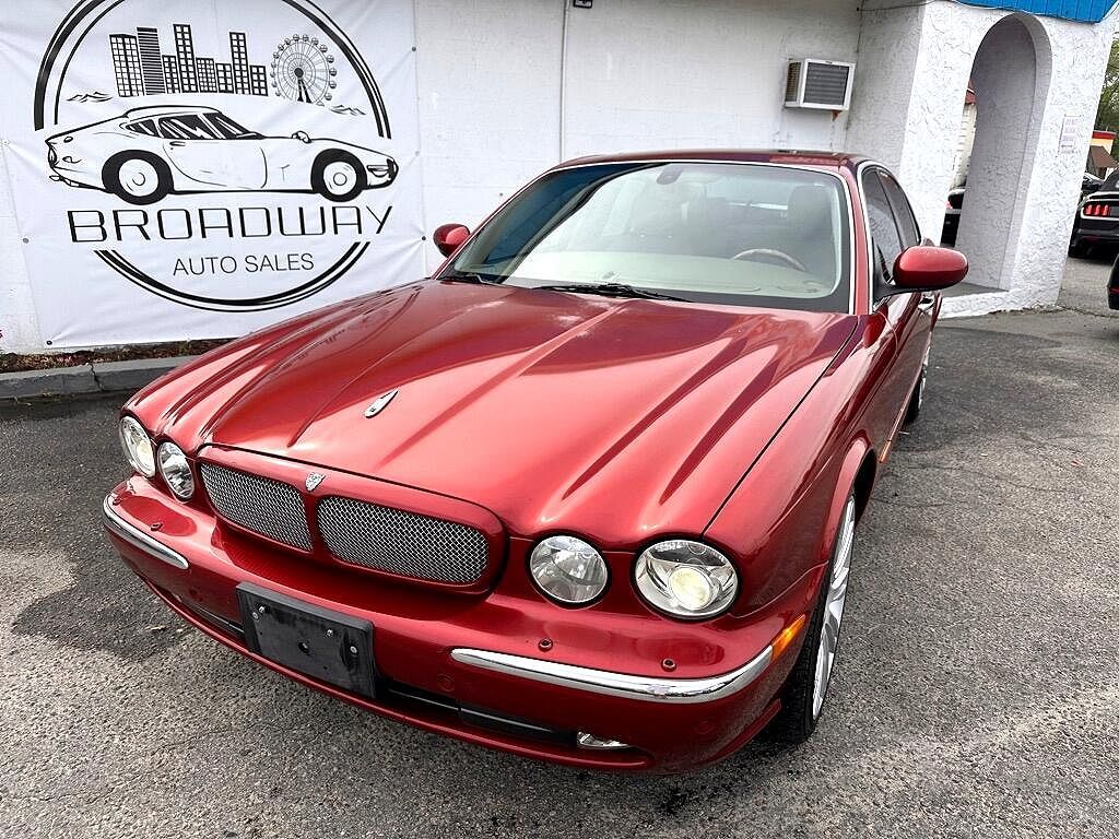 Jaguar XJR