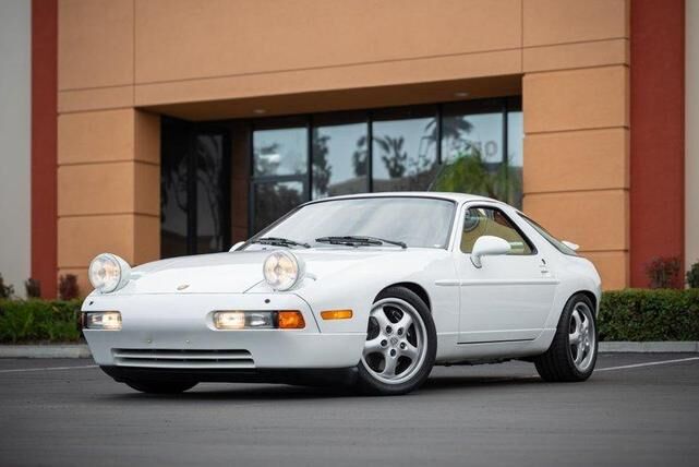 Porsche 928