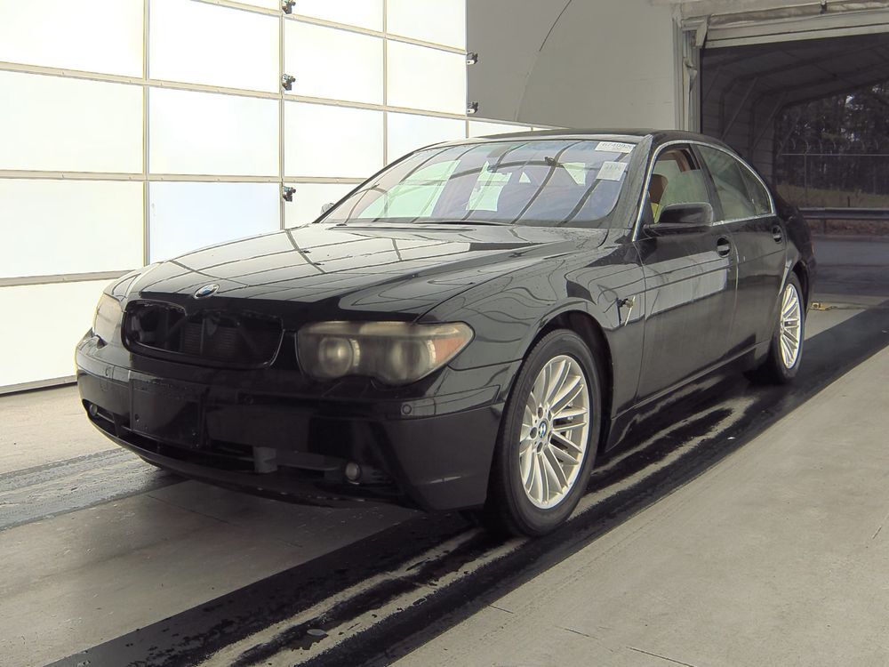 BMW 745i