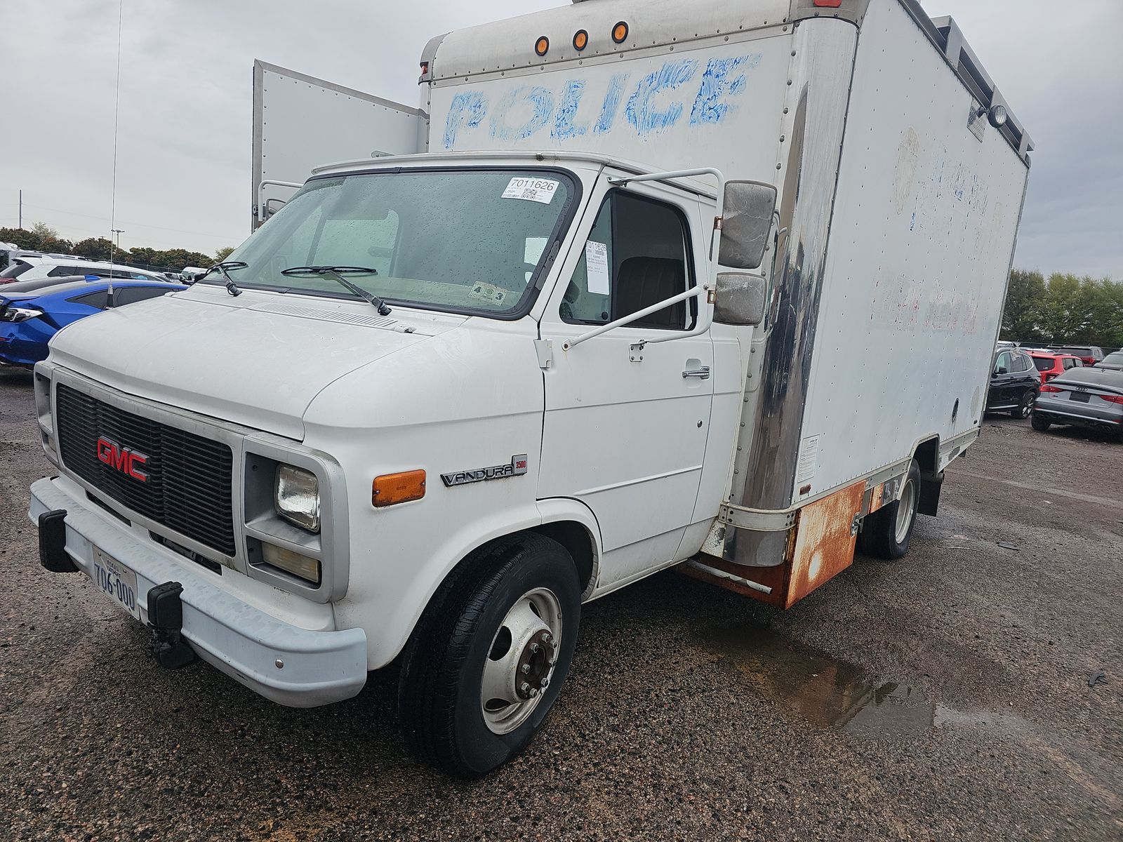 GMC Cutaway Van