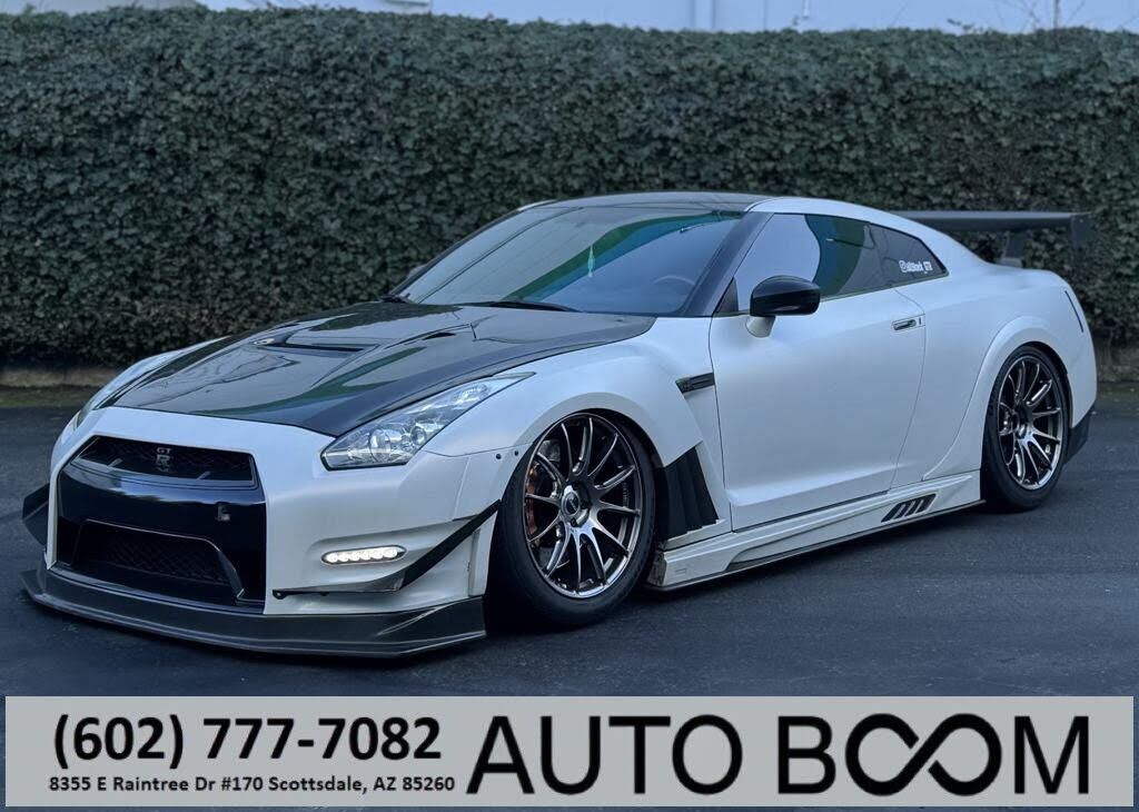 Nissan GT-R