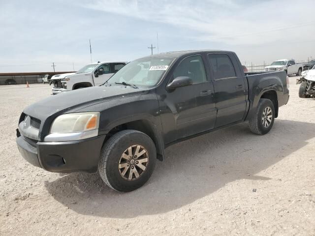 Mitsubishi Raider