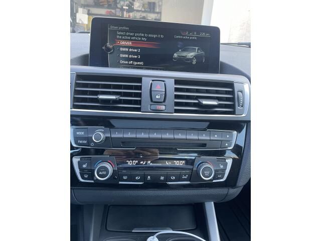 BMW 230i