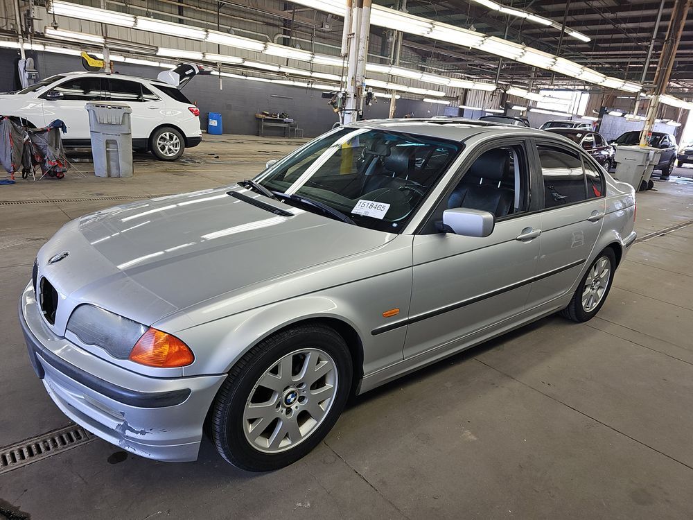 BMW 323i
