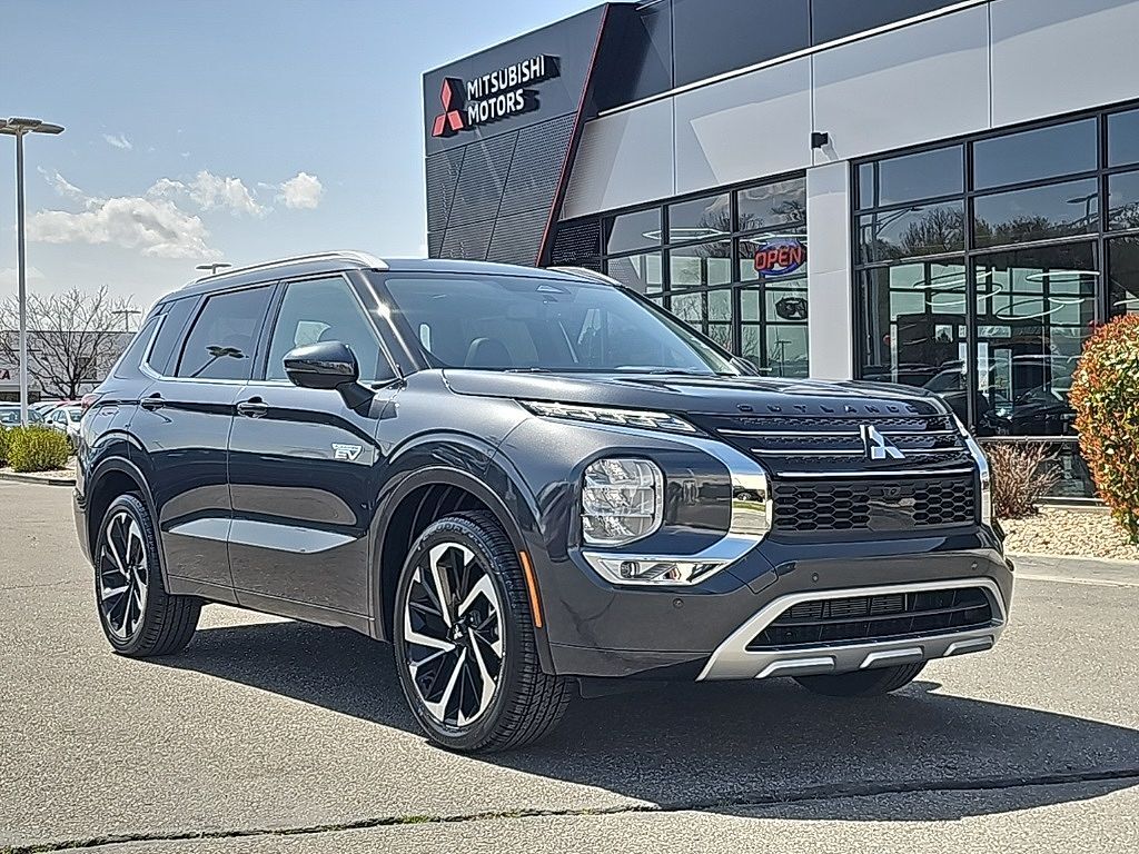 2025 MITSUBISHI Outlander