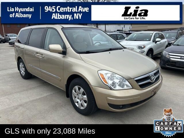 Hyundai Entourage